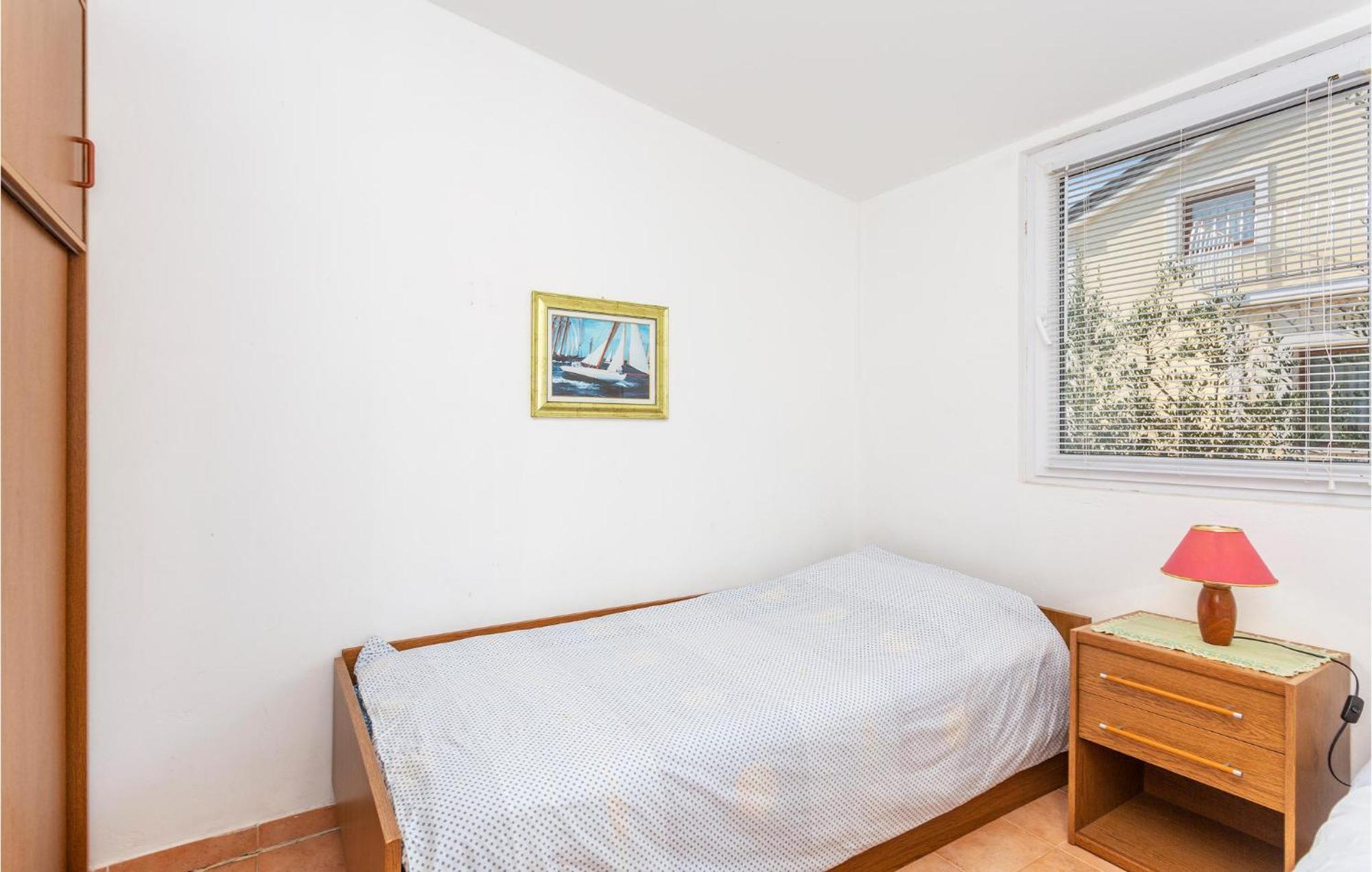 1 Bedroom Beautiful Apartment In Linardići מראה חיצוני תמונה